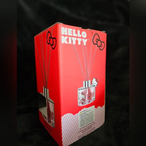 Hello Kitty Reed Diffuser - Picture 3 of 4
